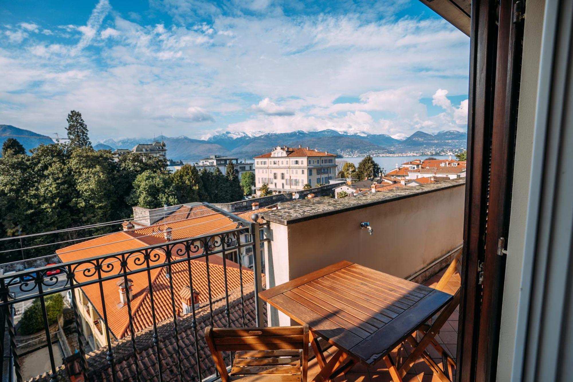 Suite Romantic Vista Lago Stresa Bagian luar foto