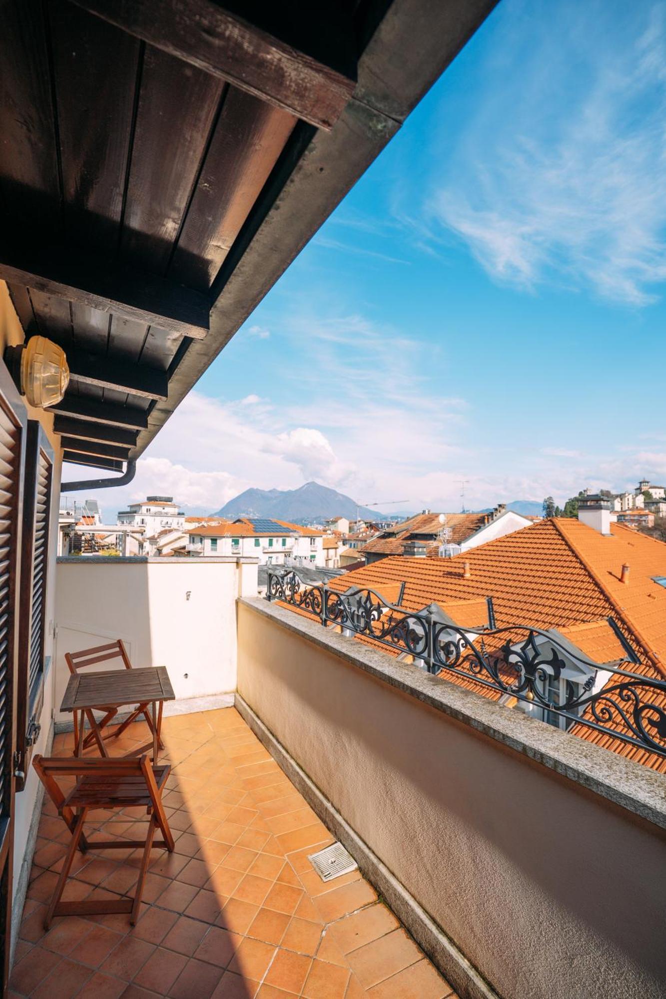 Suite Romantic Vista Lago Stresa Bagian luar foto