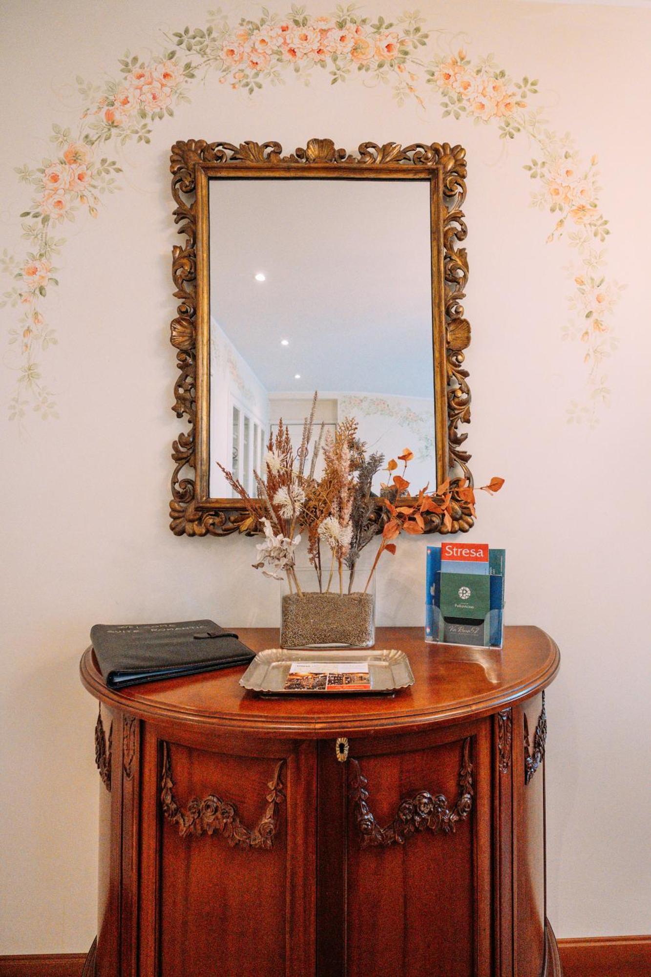 Suite Romantic Vista Lago Stresa Bagian luar foto