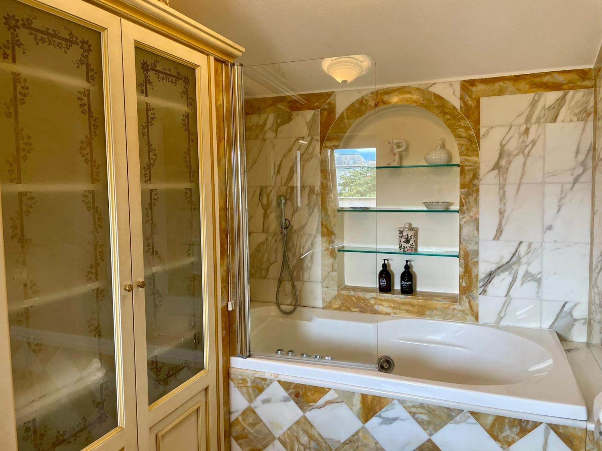Suite Romantic Vista Lago Stresa Bagian luar foto